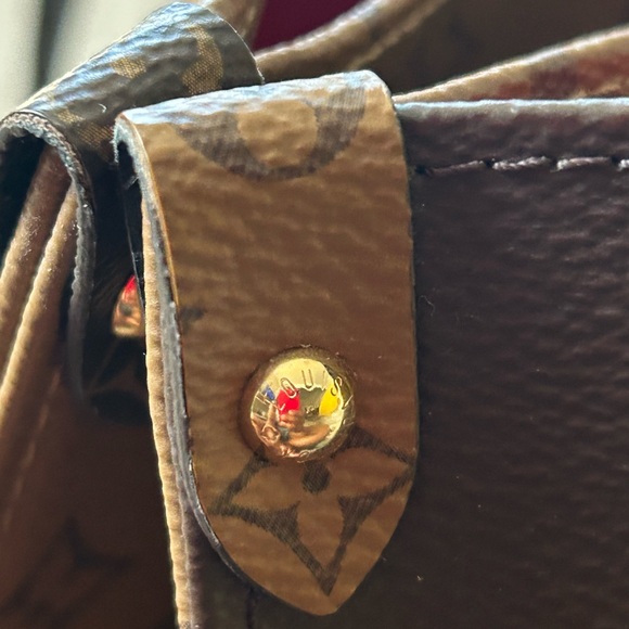 100% Authentic ON THE GO LOUIS VUITTON GM BAG PURCHASED FROM ACTUAL STOREFRONT - Picture 11 of 17